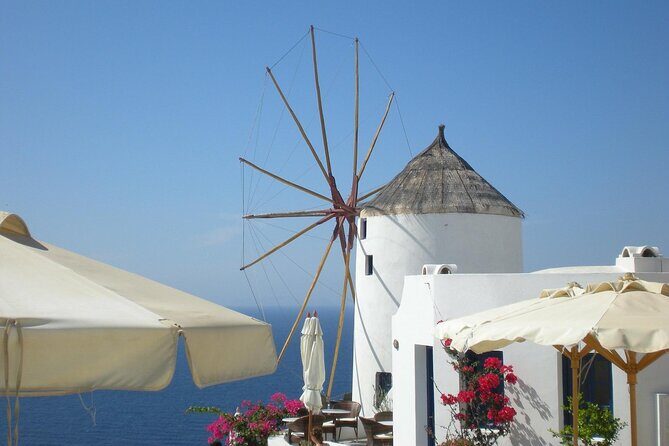 3 Hours Private Santorini Tour - Stop 3: Oia (1 hour 30 minutes) for Churches, Windmills, and Cliffside Walking