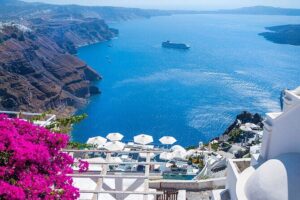 4h private tour of Santorini's sights - Oia: Sunset Views, Blue Domes, and Shopping Time Without Rush