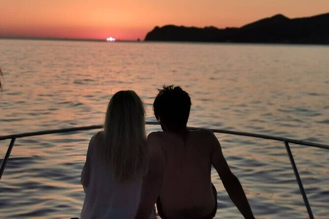 5 Hours Santorini Private Luxury Cruise with BBQ and Drinks - BBQ and drinks onboard: Greek food with a home-cooked feel