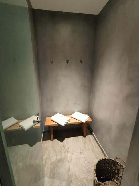 Akrotiri: Aromatherapy Couples Massage - Two Therapists, One Private Room: Why the Setup Matters