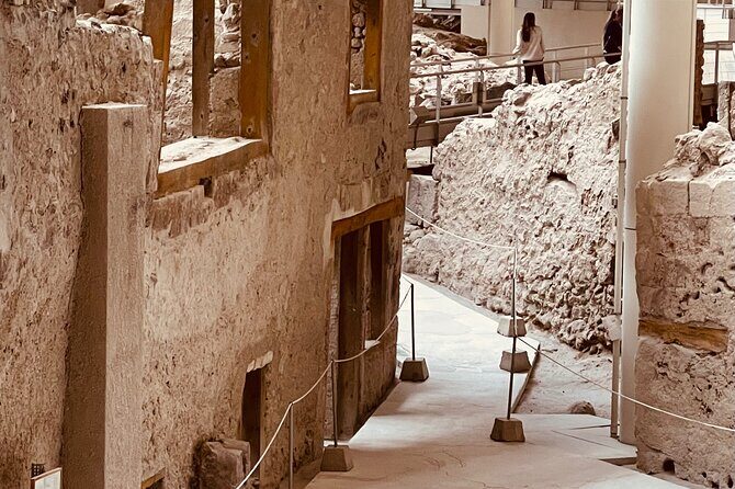Akrotiri Family Treasure Hunt ,kid friendly Archeology Adventure - Akrotiri with kids: the treasure hunt that makes ruins make sense