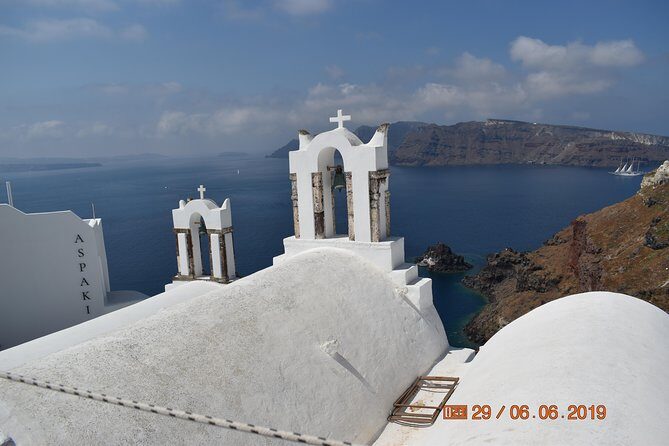 All of Santorini in 6 hours (private) - Stop 4: Castelli of Pyrgos for narrow streets and cave houses