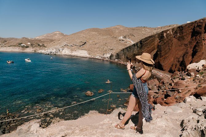 Archaeological Bus Tour to Akrotiri Excavations & Red Beach - The real MVP: guides and drivers in the rhythm of the day