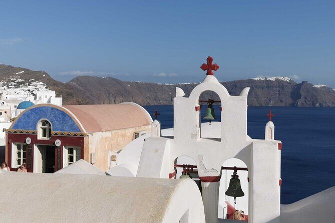 Authentic Santorini: A Self-Guided Audio Tour of Oia - Volcanic eruptions, earthquakes, and daily life: the history thread that ties it together