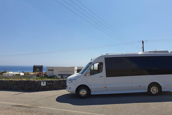 Best of Santorini Customized Private Tour - Akrotiri and the Lighthouse: history plus calmer southern views