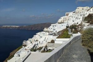 Best of Santorini Highlights Private 5 Hours Tour - Oia first: white houses, blue sea, and a calmer pace