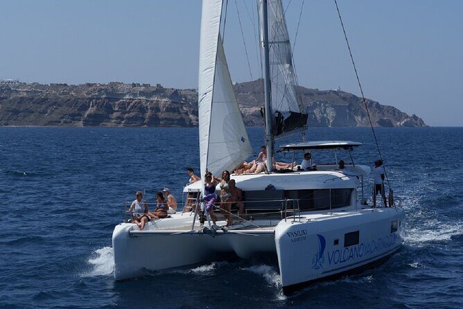 Caldera Cruise with Swim Stops, BBQ on board and drinks! - BBQ-Style Lunch, Drinks, and the On-Board Rhythm