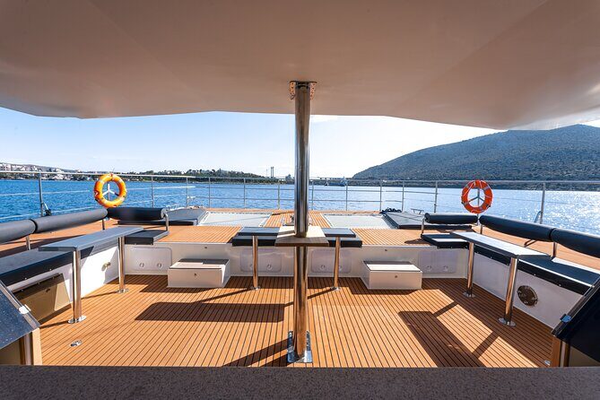Comfort Max Catamaran Caldera Cruise with BBQ and Drinks - The big picture: what this “Comfort Max” cruise is really like