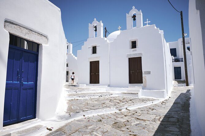 Discovering Santorini : A 3-Hour Private Highlights Tour - What to expect with the included items (and what you’ll need to bring)