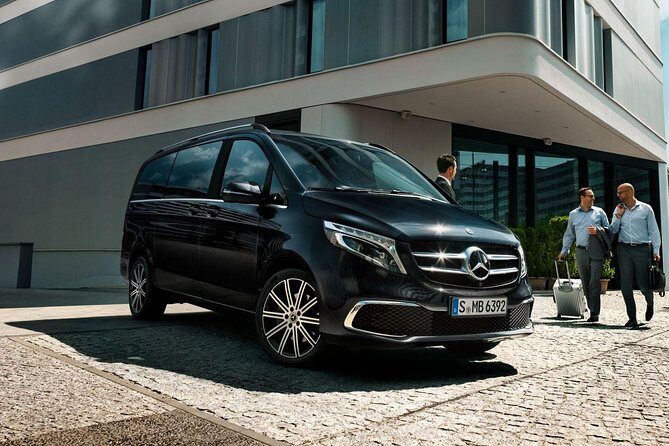 Economy Departure Transfers To Santorini Airport - Choosing the Right Driver Experience: What to Expect from the People Behind It