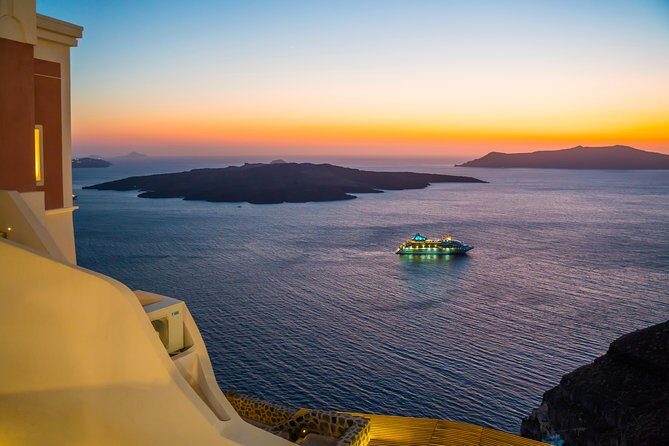 Explore Santorini with a Local - 4 Hours Private Tour - Oia with free time: how to enjoy the west-side views