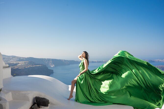 Flying Dress Photoshoot Tour in Santorini & Pick up - Entering Imerovigli: where the session begins