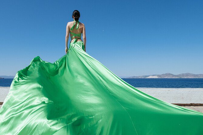 Flying Dress Private Photoshoot Santorini - How the photographer and assistant help you look good fast