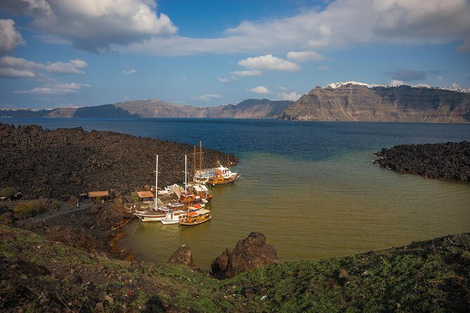 Full Day Santorini Caldera Cruise - Thirassia Island for Two Hours: Manolas Village and Beach Time