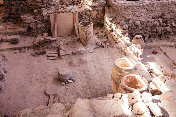 Guided Tour: the Myth of Lost Atlantis - Akrotiri Archaeological Site: walking an ancient city preserved by ash