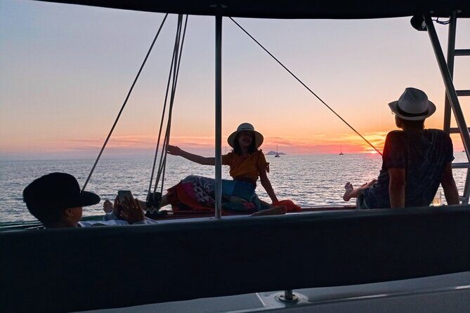 Half-Day Exclusive Catamaran Cruise in Santorini with Meal and Open Bar - Who This Cruise Fits Best (And Who Might Want Another Option)
