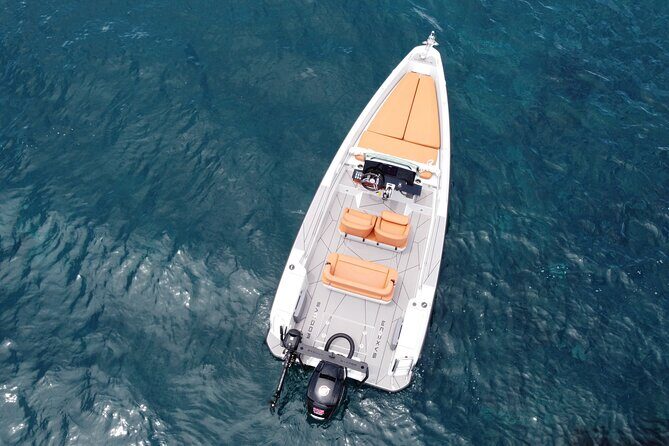 Half Day Saxdor Boat Rental in Santorini - What you get on board: snacks, snorkeling gear, and an ice box