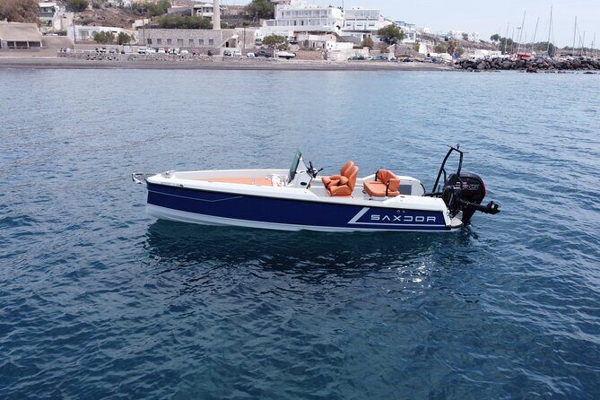 Half Day Saxdor Boat Rental in Santorini - Taking the helm: licensing, safety, and crew expectations