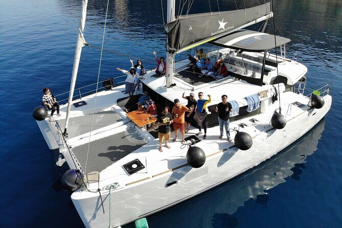 Half-Day Tailor-made Private Catamaran Cruise in Santorini - The onboard crew and food: why reviews keep repeating the same names