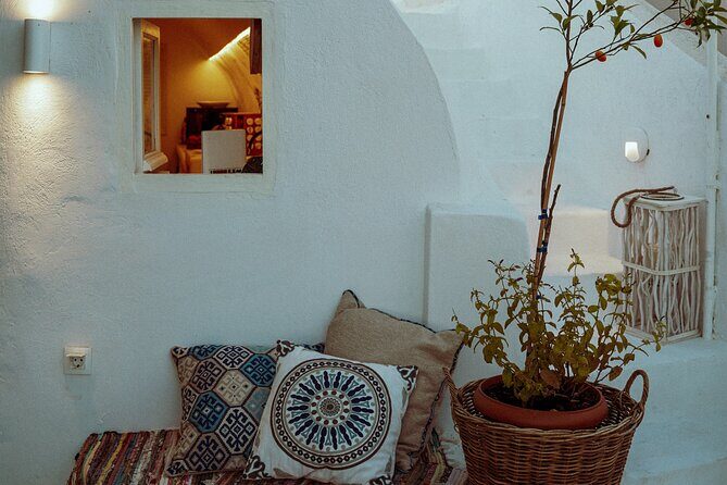 Half-Day Traditional Micro Restaurant in Santorini - The wood-stove approach: why the kitchen setup changes your meal