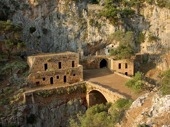 History and Traditional villages around Santorini - Key things to know before you go