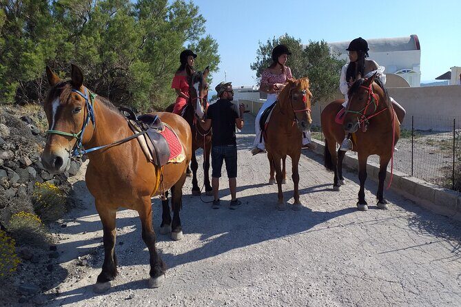 Horse Riding: Explore Secret Thera - Photo Opportunities vs. Horse Control: Getting the Shots Without Stress