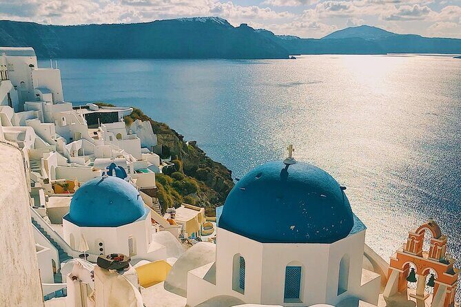 Luxury Full Day Private Sightseeing Tour in Santorini - Oia lookout and photo time: where you go for the sunset feeling