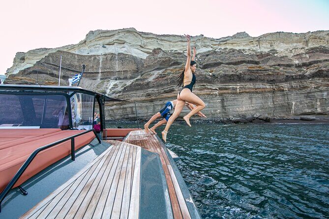 Luxury Private Power Catamaran Tour in Santorini - Group size, privacy, and the price-per-person reality