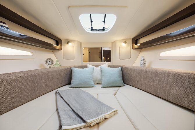 Motor Yacht (2020)Luxury Private Cruise Around Santorini - Ammoudi: cliff views, steep steps, and easy snorkeling