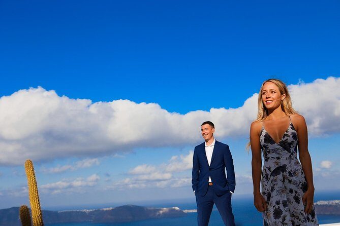 Personal Travel and Vacation Photographer Tour in Santorini - What to wear and bring for best results