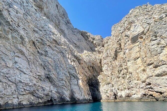Private Caldera Cruise with Motor Yacht in Santorini - Getting There: Transfers, Timing, and What the 5 Hours Really Mean
