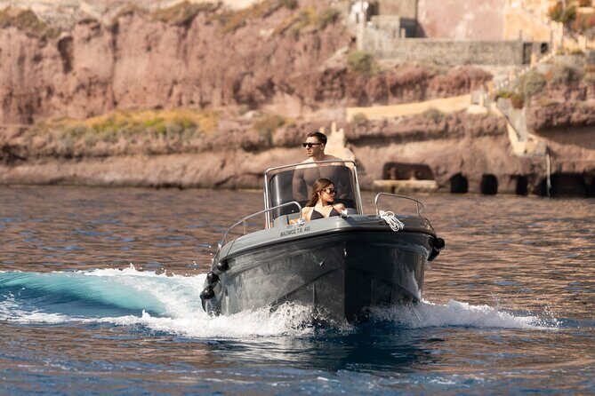 Private Cruise Luxury Self Drive Boat - Explore the best spots - Luxury on a Speedboat: Snacks, Shade, and Little Amenities