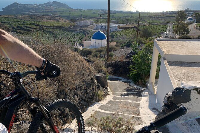Private Electric Mountain Bike Experience and Tour in Santorini - Windmills Finish: The 360 View Moment