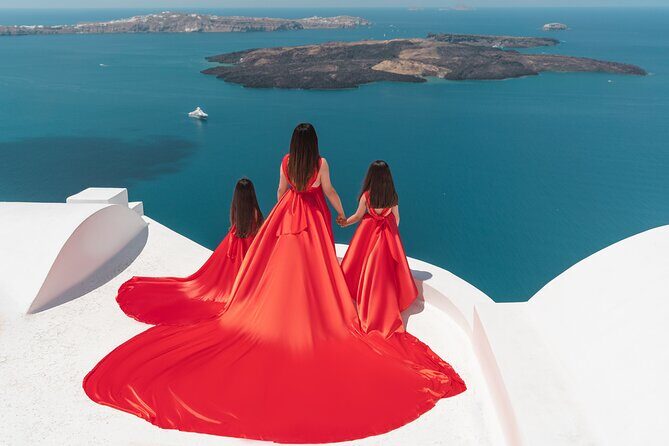 Private Flying Dress Photoshoot in Santorini - Timing: Picking the Right Moment for Oia Light