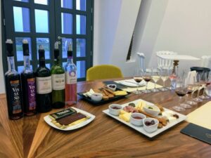 Private Group Visit to Akrotiri & 3 Wineries with Tastings - What You Actually See at Akrotiri (and why it matters)