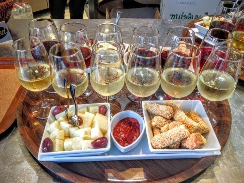 Private Group Visit to Akrotiri & 3 Wineries with Tastings - Volcanic terroir in plain language: why these wines feel different