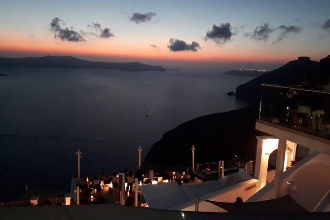 Private Half Day Guided Tour Visit to Santorini - Red Beach and Perissa: volcanic colors in two short visits