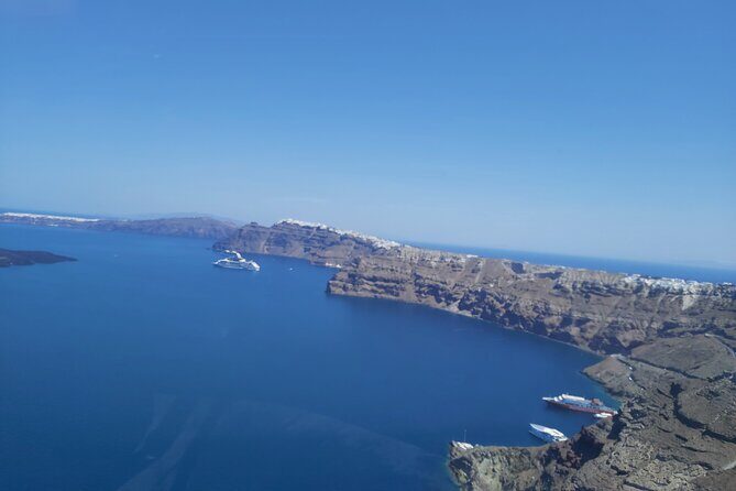 Private Helicopter Tour Santorini 30 minutes - up to 4 passengers - Akrotiri: looking at ruins without the uphill day