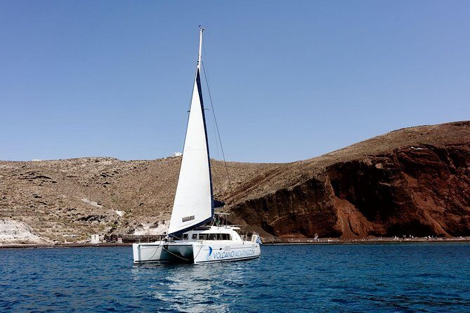 Private Luxury Caldera Cruise with a rich BBQ meal and Open Bar! - The 5-hour plan: volcano views, hot springs, and beach colors you can spot fast