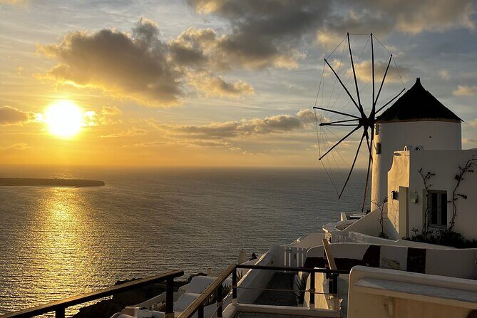 Private tour experience in Santorini island - Firostefani: The Blue-and-White Story Behind the Look