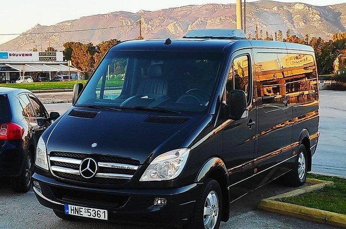 Private Transfer from Santorini Airport to Santorini - When this transfer is the best fit (and when it isn’t)