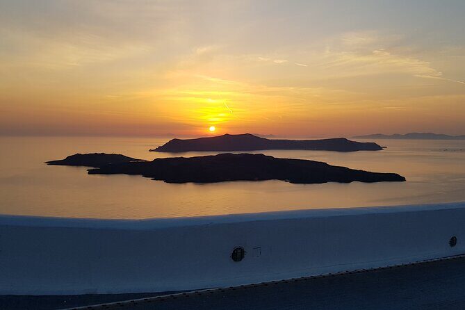 Private Transfer from-to Santorini airport to-from anywhere in Santorini Island - Airport Pickup With a Sign: Making Arrival Feel Under Control