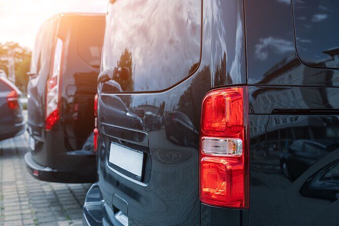 Private Transfers in Santorini Airport, Port and Hotels - Who This Santorini Transfer Fits Best