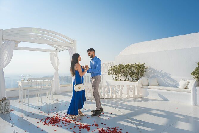 Proposal Photoshoot Santorini - Oia Proposals Go Best With a Photographer Who Takes Control
