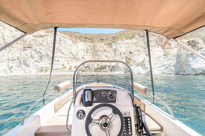 Rent a Boat in Santorini with Free License - Becoming captain: the license and 20-minute training that matter