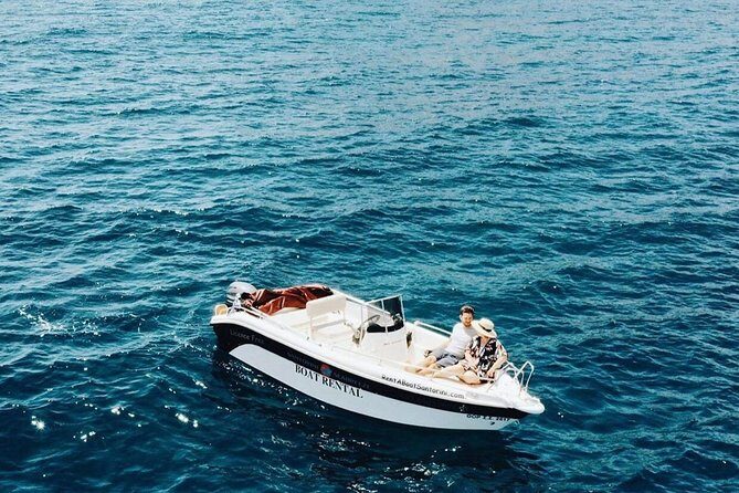 Rent a Boat in Santorini without a License - Start Point, Mobile Ticket, and Getting Set Up Without Chaos