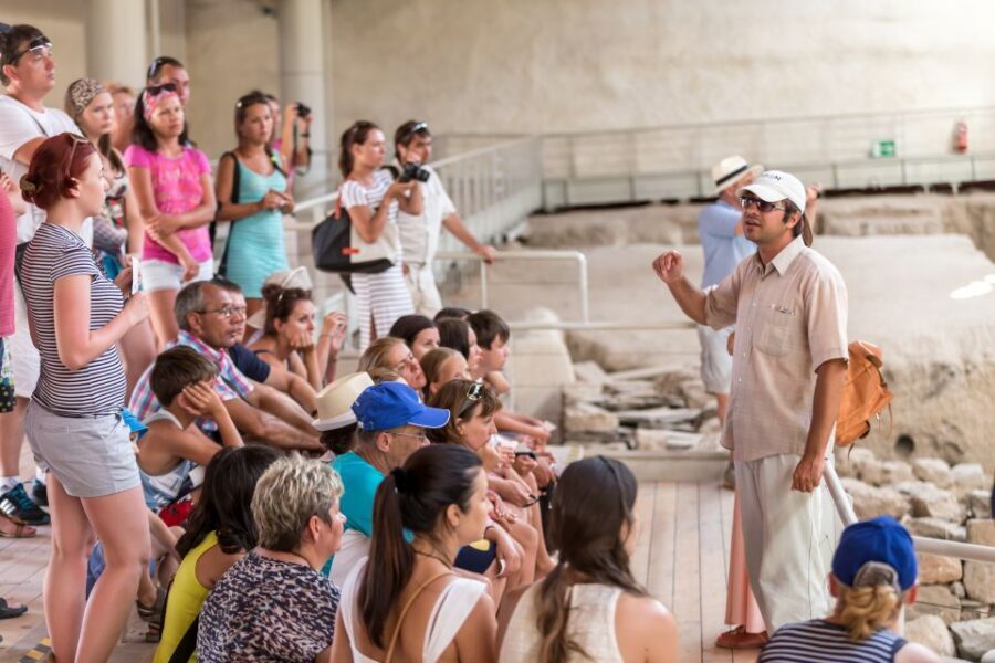 Santorini 2-Day Combo: Volcano Boat Cruise & Island Bus Tour - Practical prep: shoes, cash fees, and meeting the bus on time