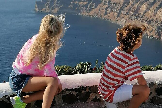 Santorini 4 hours Private Tour : Visit all the hotspots - Red Beach: dark rocks meeting the Aegean (20 minutes)