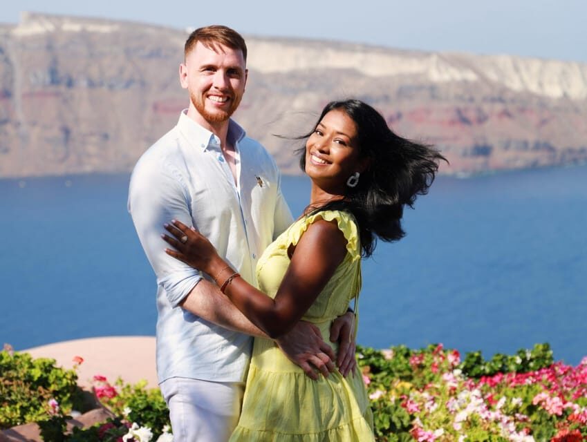 Santorini: 40-Minute Oia Photoshoot - What the Photographer Actually Does (Beyond Just Taking Photos)