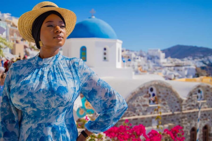 Santorini: 40-Minute Oia Photoshoot - Editing Speed and Photo Quality: What You Can Expect After